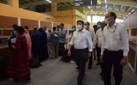 গেদে রেলওয়ে স্টেশন পরিদর্শন করতে রেলওয়ে ও কাস্টমস কর্মকর্তারা পৌঁছালেন