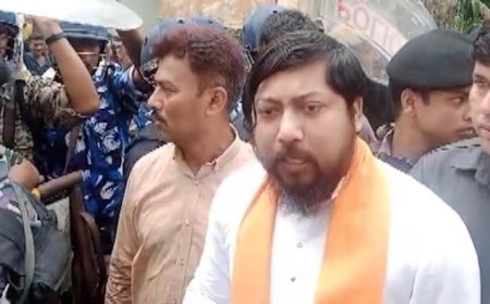 পশ্চিমবঙ্গের কেন্দ্রীয় মন্ত্রী নিসিথ প্রামাণিক অভিযোগ করেছেন - আমাদের দিকে বোমা ছুঁড়েছে