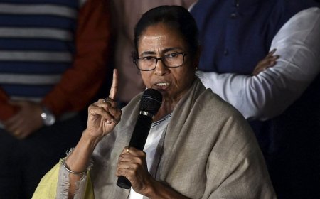 উত্তরবঙ্গে প্রশাসনিক সভা থেকে কেন্দ্রকে নিশানা মুখ্যমন্ত্রীর, একাধিক প্রকল্পের ঘোষণা