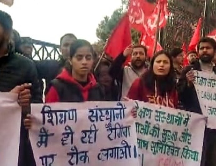 ধর্মশালার ছাত্রীর মৃত্যু: অভিযুক্ত অধ্যাপক বললেন, 'দোষী প্রমাণিত হলে ফল ভোগ করতে প্রস্তুত'