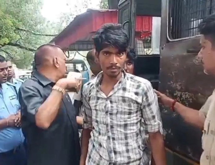 মালদার ইংলিশ বাজারে নাবালিকা ধর্ষণ মামলায় গ্রেপ্তার পূর্ণিয়ার যুবক, আদালতে ৭ দিনের পুলিশ হেফাজত
